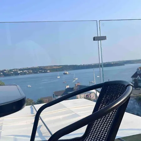 Ty Mary Llanstadwell Milford Haven Pembrokeshire Exterior photo
